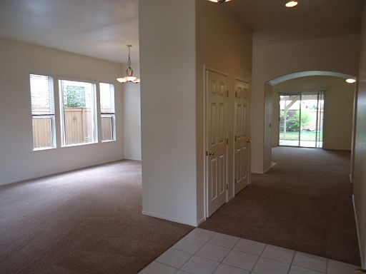 3rd image of 2760 Ashland Dr