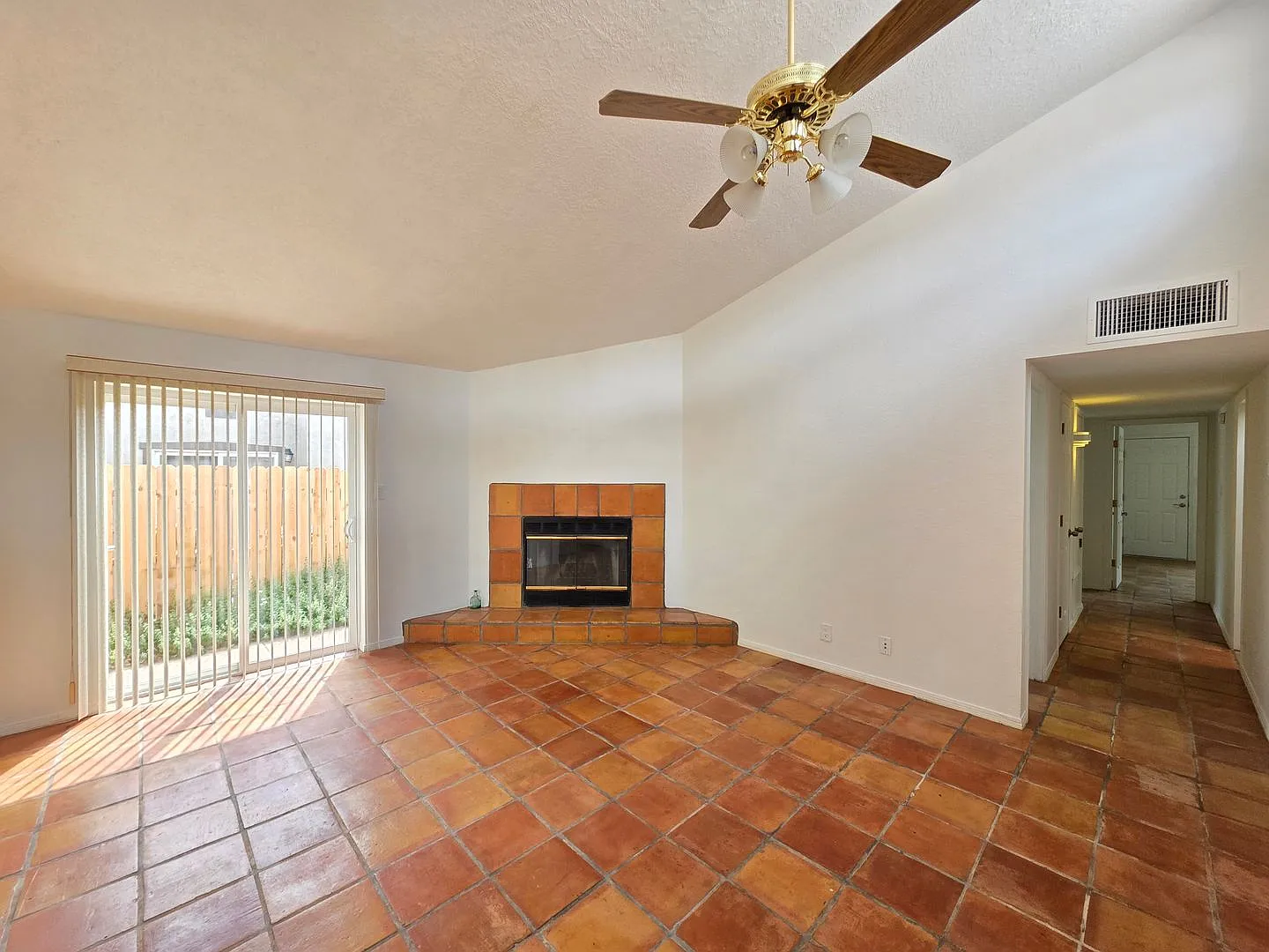 1504 Escondida Ct — Photo 3