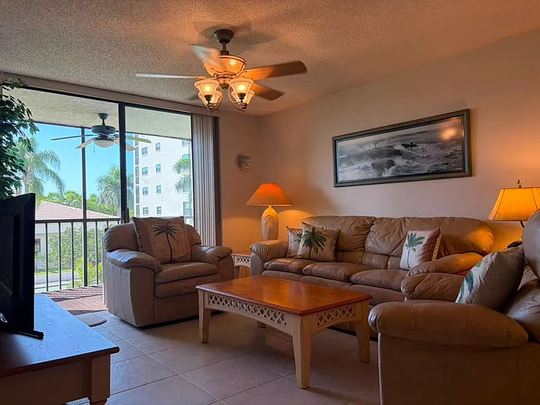 1324 Pasadena Ave S #206 — Photo 6