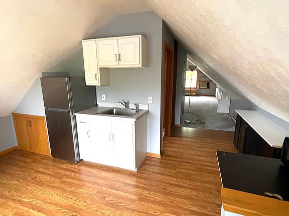 4th image of 10118 Champion Ave #3