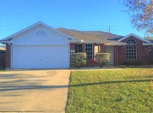 512 Ne Park Meadow Lane, Burleson, TX 76028