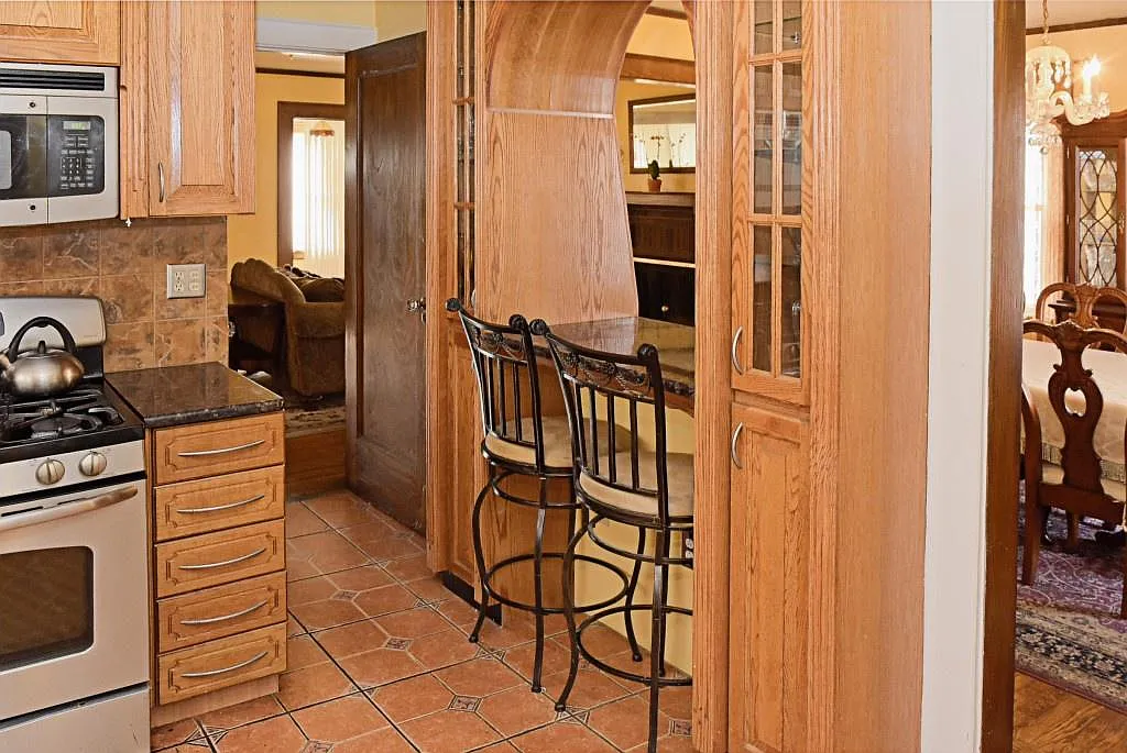 31 Llewellyn Ave photo 1