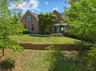 64 Stoneridge Dr, Hurricane, WV 25526