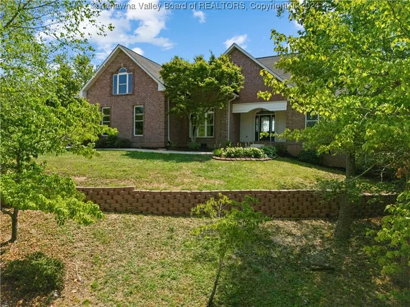 64 Stoneridge Dr, Hurricane, WV 25526