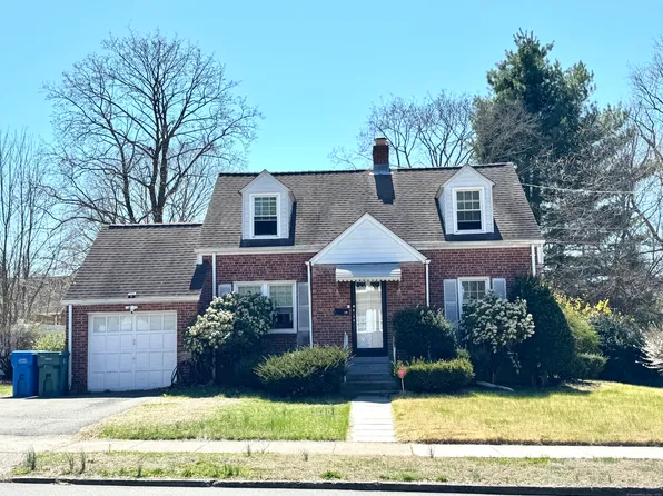 136 Oberlin Road, Hamden, CT 06514