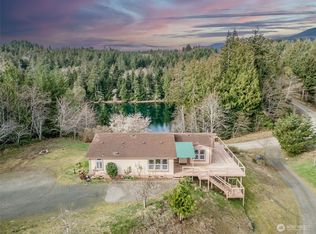 1113 Black Point Rd, Brinnon, WA 98320