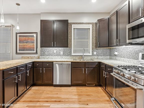 5th image of 3739 N Kenmore Ave #1