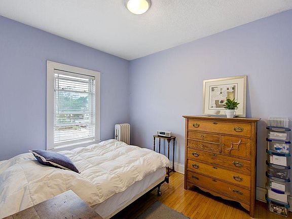 4th image of 2881 Irving Ave S Unit 203