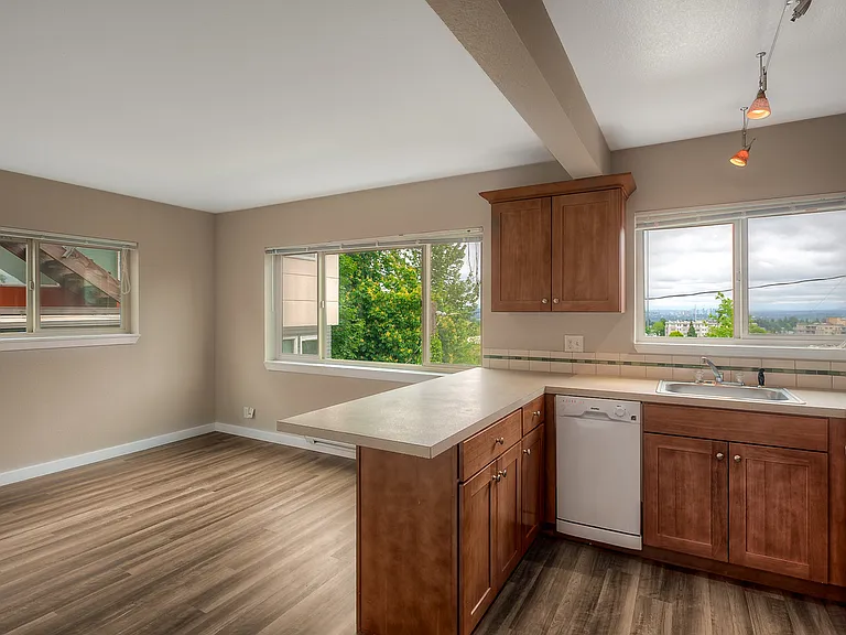 Genesis Apartments — Photo 3