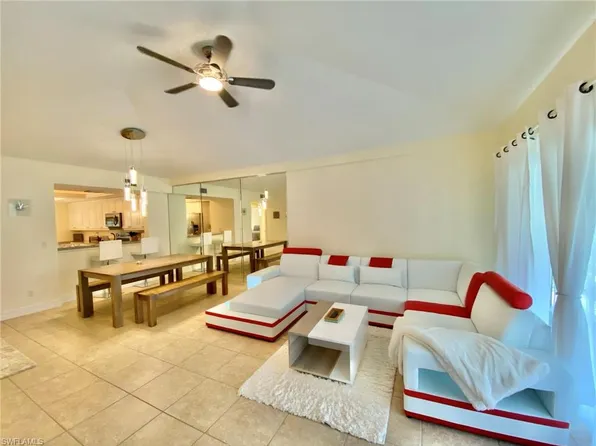 230 Sugar Pine Ln #230, Naples, FL 34108