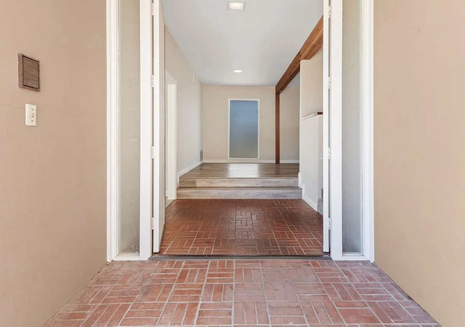 Hilltop Ocean view home! — Photo 3