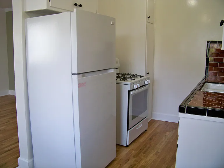 1422 N Serrano Ave #7 — Photo 16