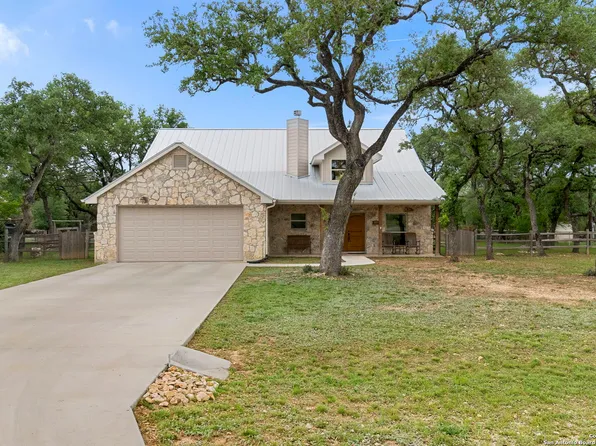 445 Settlers Ln, Bandera, TX 78003
