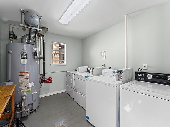 3rd image of 2515 Shakespeare St APT 5