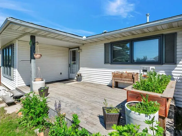 4636 S Womacks Rd, Blackfalds, AB T4M 0L6