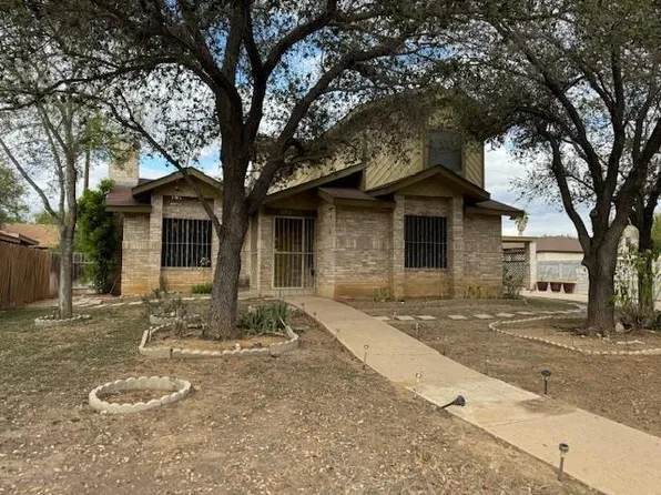 8702 Puerto Amarante, Laredo, TX 78045
