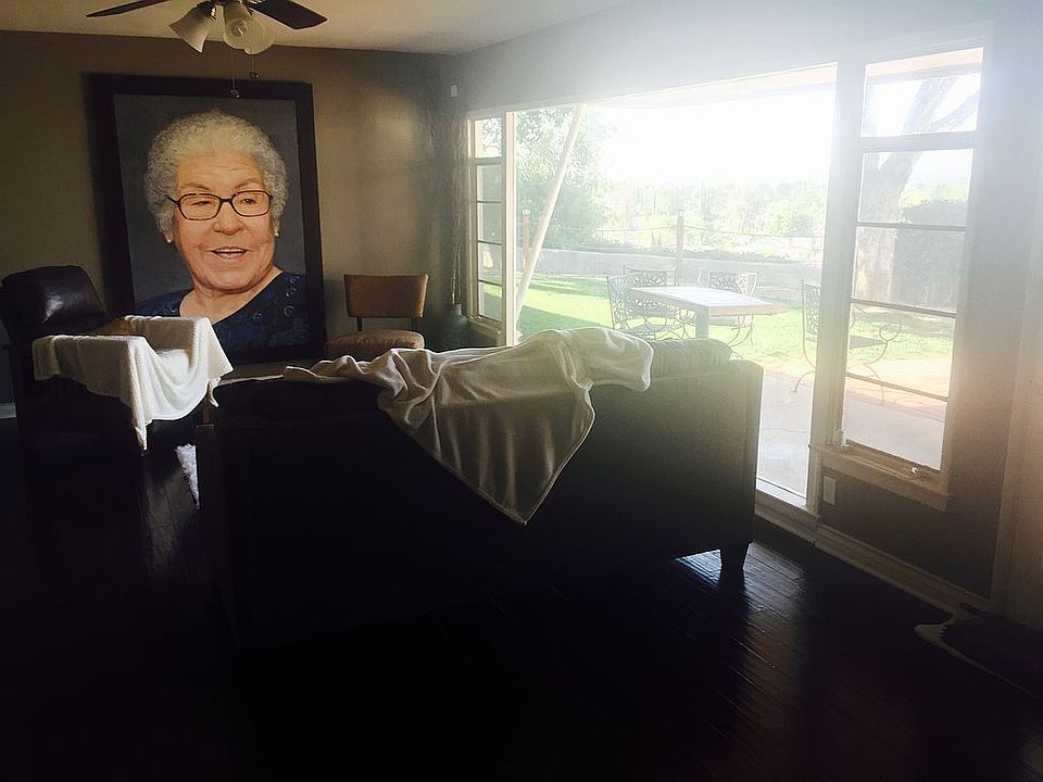 1st image of 303 Edgerton Dr