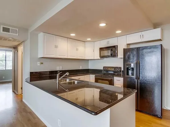 4402 Mentone St Unit 303, San Diego, CA 92107