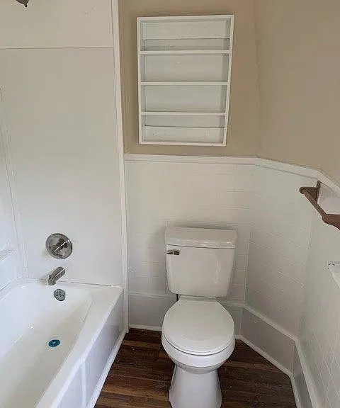 407 Biltmore St — Photo 2
