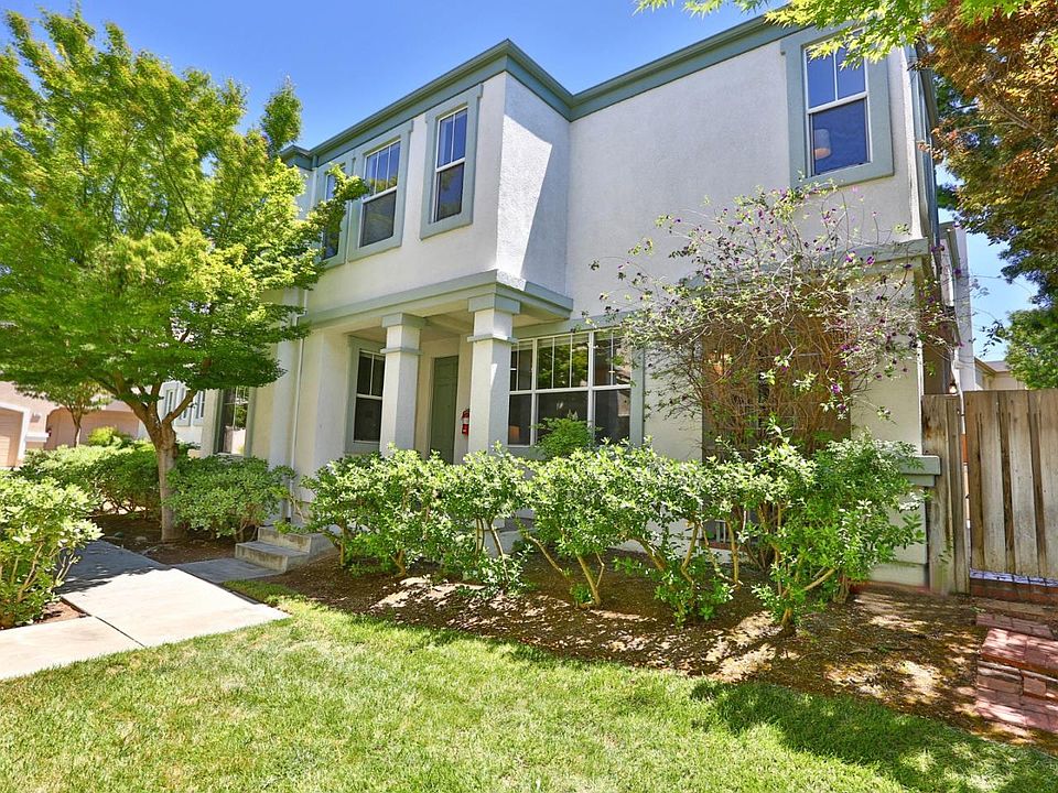 1st image of 906 Brea Ln #391