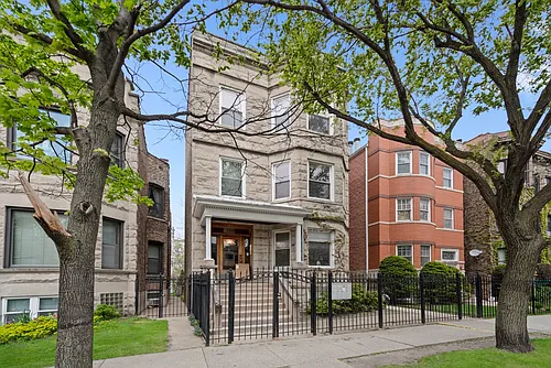 1210 W Addison St #G Photo 1
