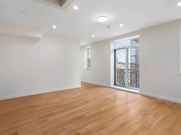 4603 8th Avenue image 1 of 9