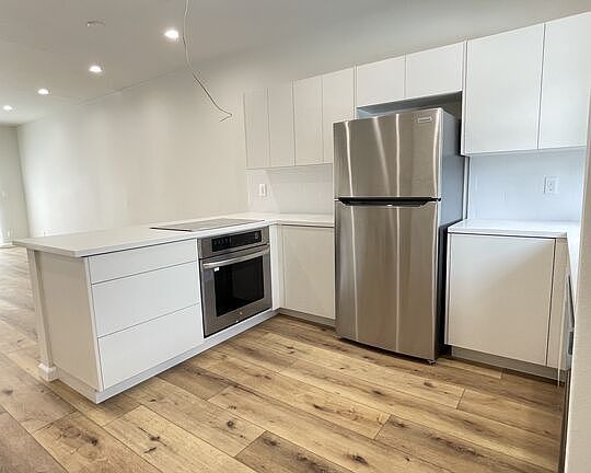 5th image of 11738 Mayfield Ave