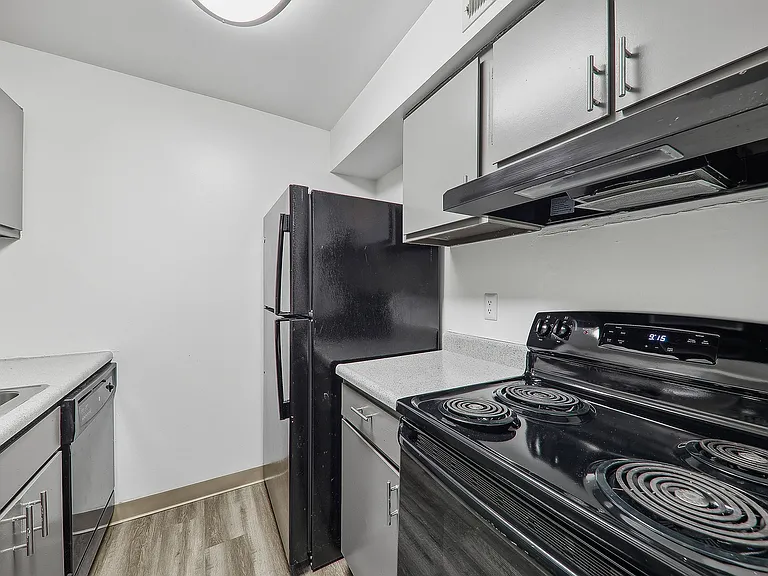 The Avalon Apartment Homes — Photo 6