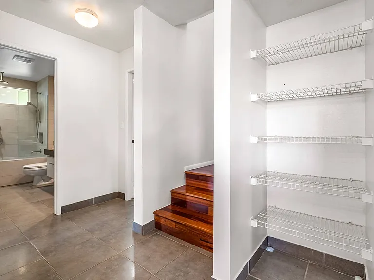 33 Hoe St — Photo 24
