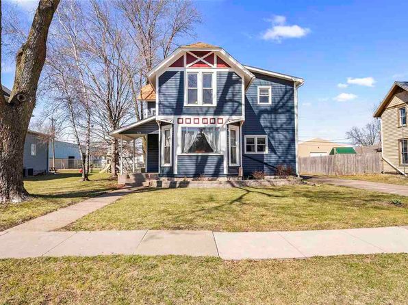 724 E 2nd St, Washington, IA 52353