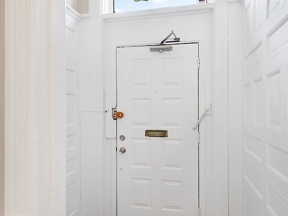 3rd image of 244 W 121st St #2