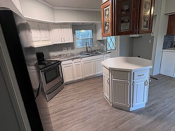 2nd image of 193 Deepwood Ave