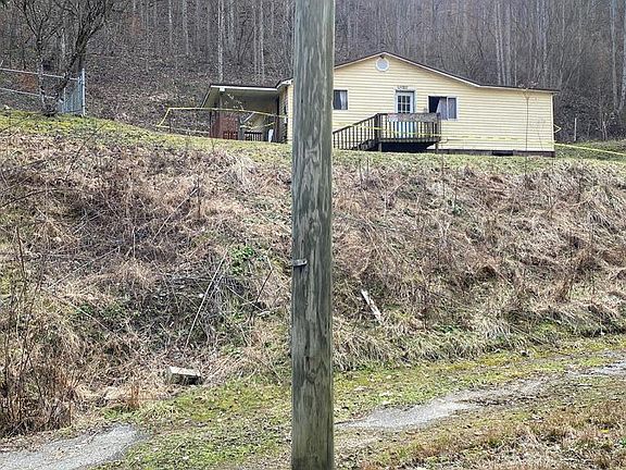 2nd image of 711 Frog Pond Rd