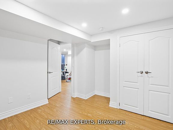 4th image of 36 Elderwood Pl