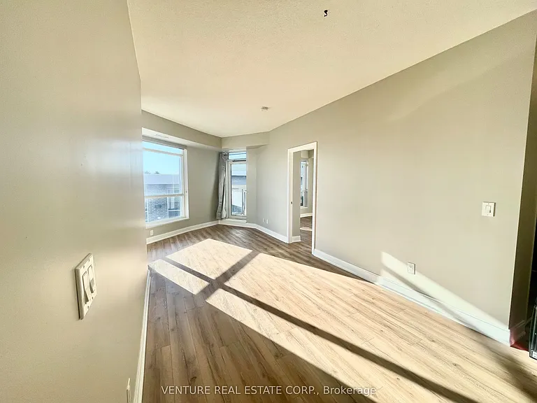 135 Village Green Sq #617 — Photo 9