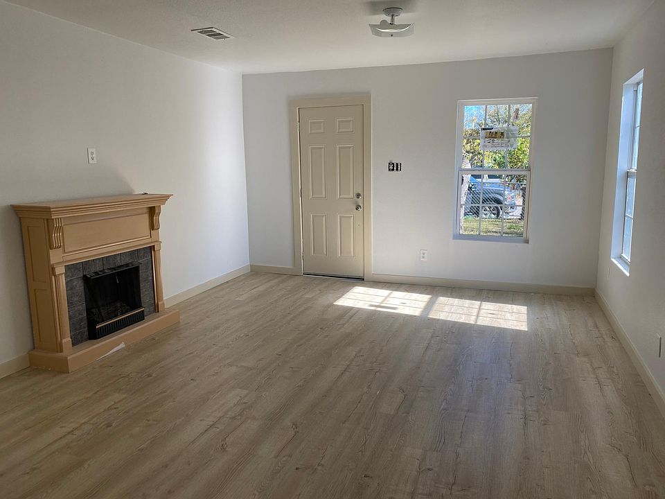 1st image of 414 SE 4th Ave