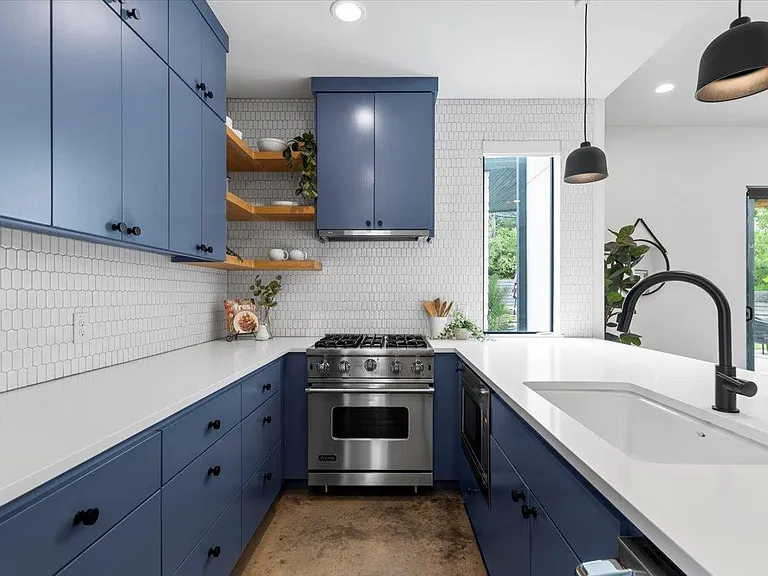 301 Woodward St #B — Photo 11