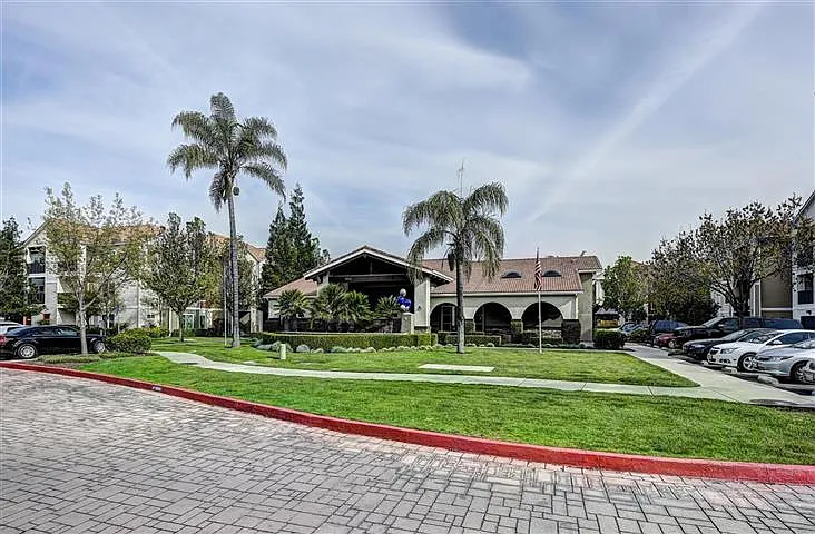 Sierra Oaks