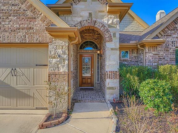 4th image of 15 Shire Glen Pl