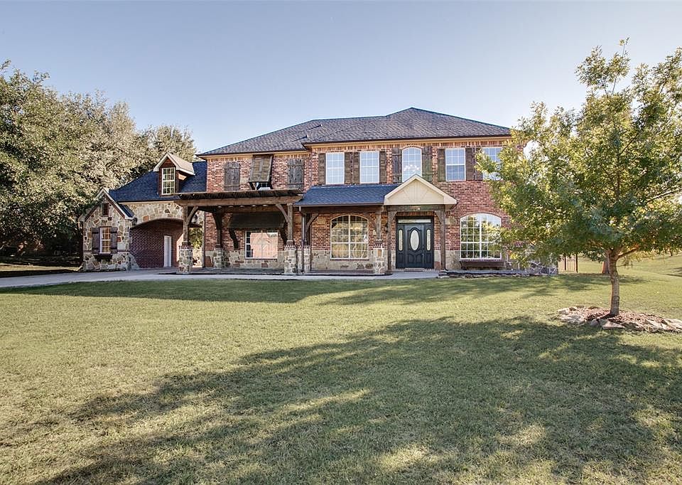 1st image of 14150 Red Oak Cir N