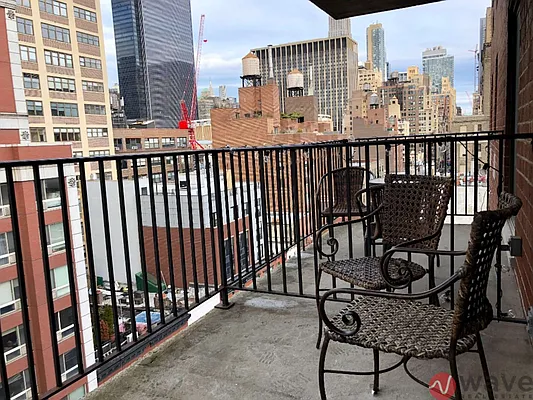 Rented by Wave Real Estate Group | media 19