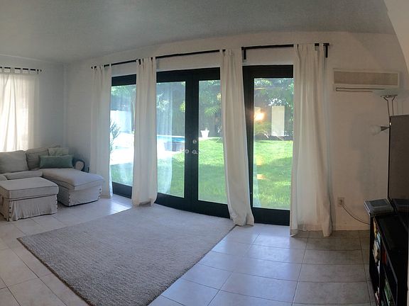 Family Room to Garden-Pool