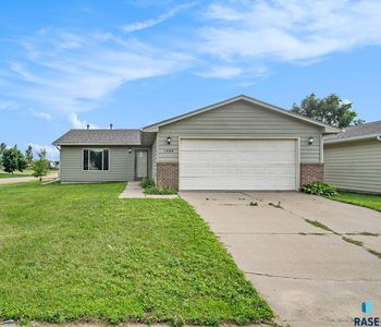 1409 E 70th St N, Sioux Falls, SD, 57104