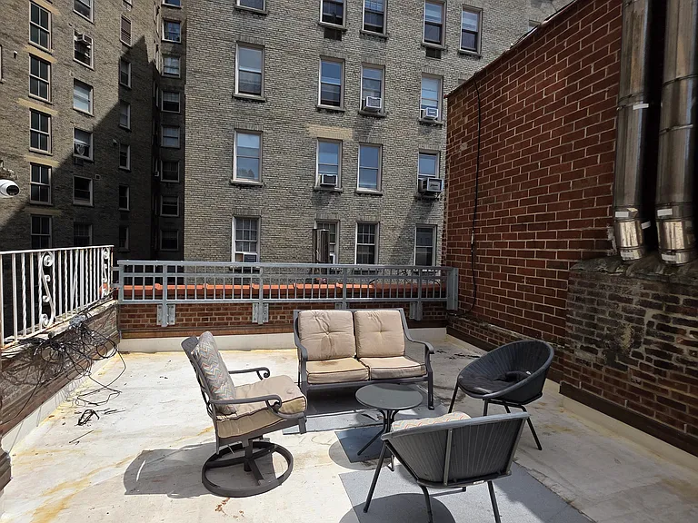 331 W 89th St #2B — Photo 11