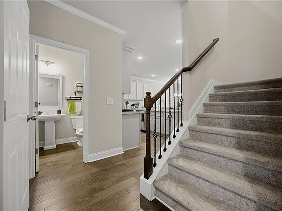 2nd image of 219 Yellowwood Way