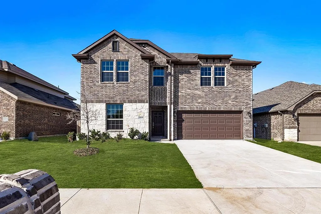 5 bed, 2494 sqft, $2,850 — Photo 1