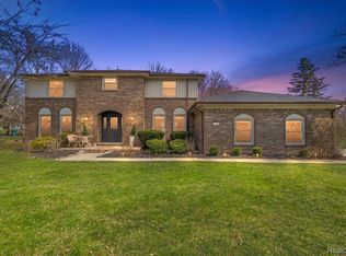1732 Kilburn Rd N, Rochester Hills, MI 48306