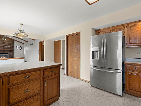 5th image of 2176 Jordan Ln