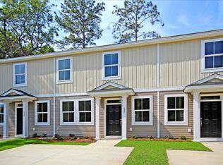 822 W 3rd North St, Summerville, SC 29483