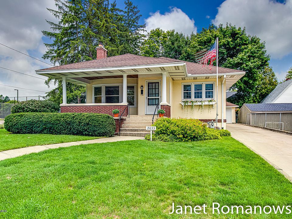 1st image of 2035 Lake Dr SE